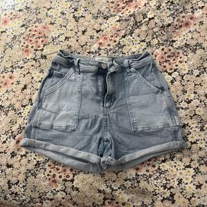 SIZE 5 light wash Jean shorts